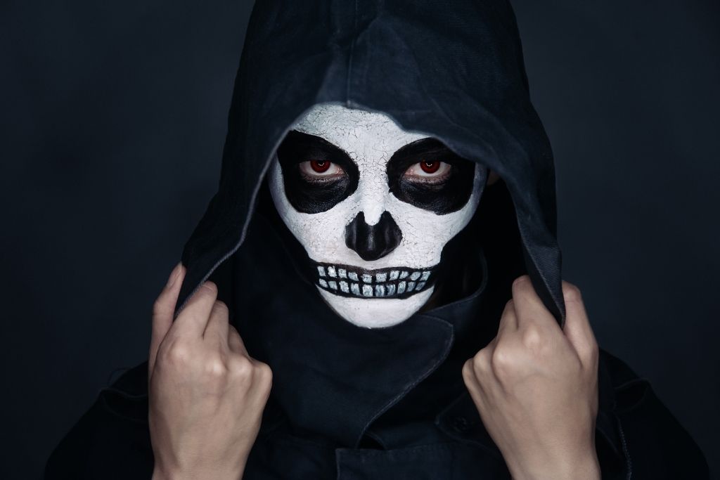 Techniques For Creating Successful Horror Theater Makeup