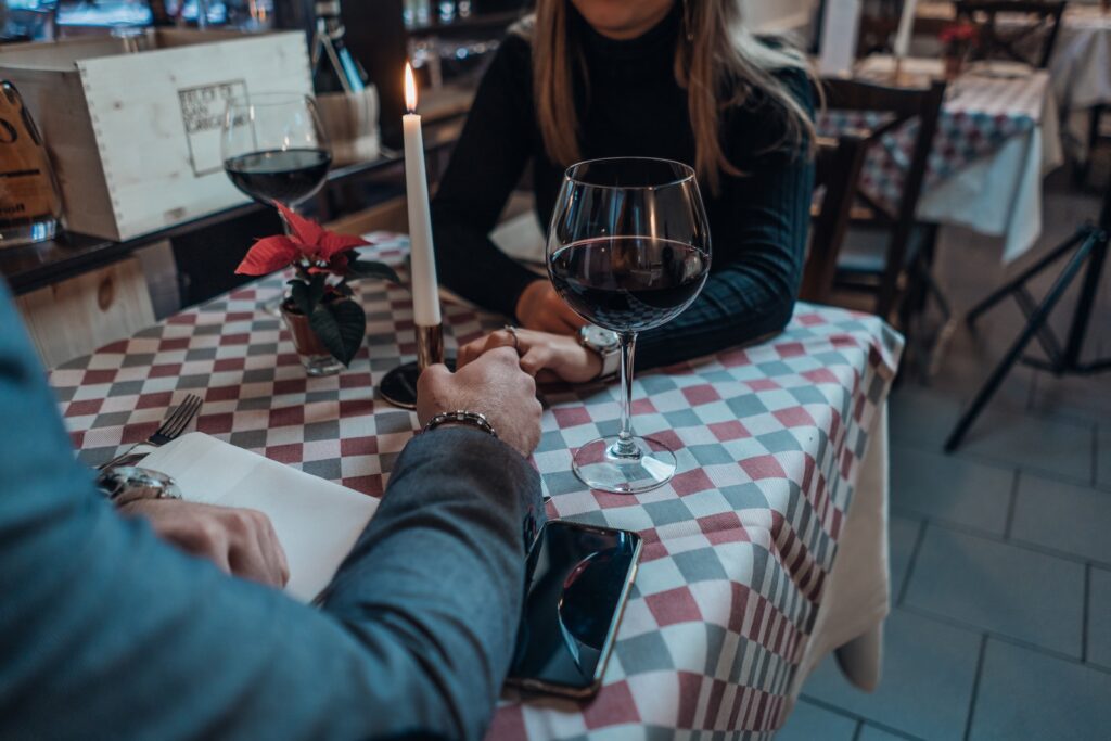 7 Do’s and Don’ts of First Time Dating