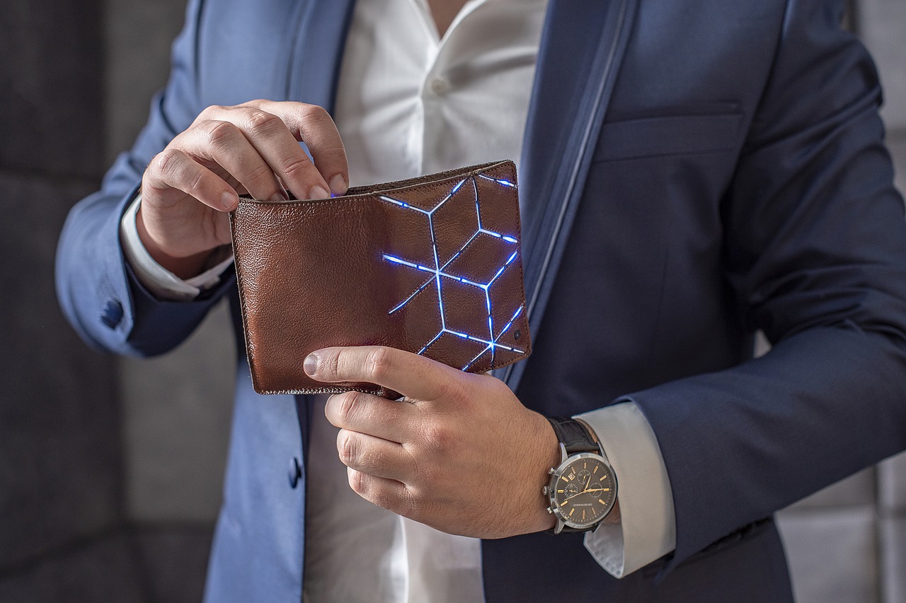 Be Smart In Carrying Money