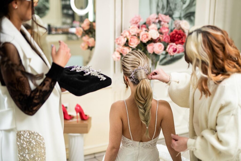 Wedding Hairstyles For Round Faces